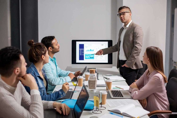 How Custom Software Development Dubai Is Transforming Business Operations
