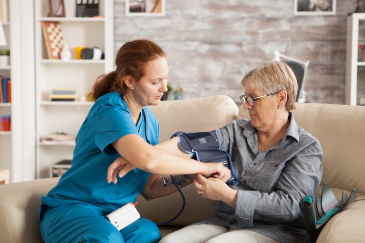 How to Choose the Best Assisted Living Facility for Seniors