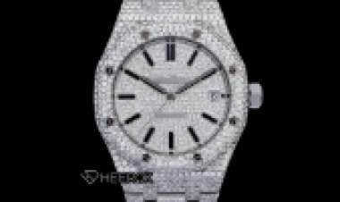 The Ultimate Buying Guide to Iced-Out Cartier Watches: Moissanite vs. Natural Diamonds