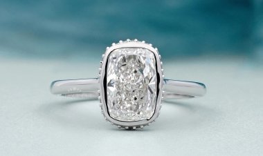 Cushion Cut Diamond Engagement Ring: Top 10 Purchasing Tips | Complete Buying Guide