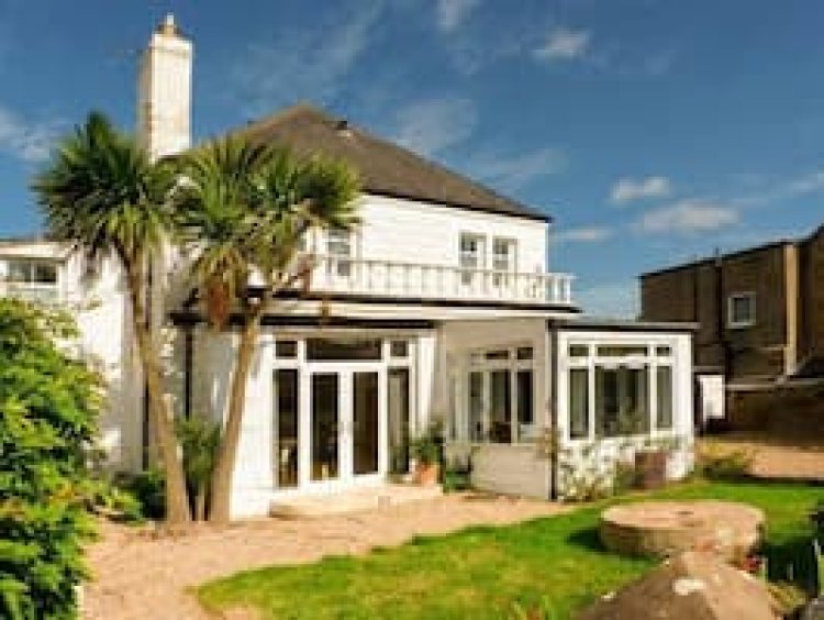 Best Holiday Cottages in the UK for a Walking Holiday: Top Scenic Stays for Every Adventure