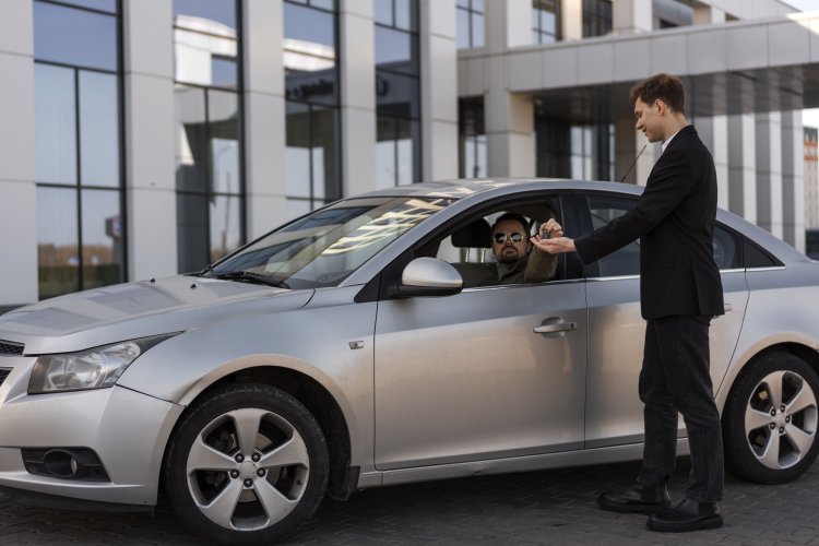 How to Choose the Right Luxury Chauffeur Service in Dubai