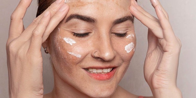 Is a Cleanser Better Than Face Wash for Daily Skincare?